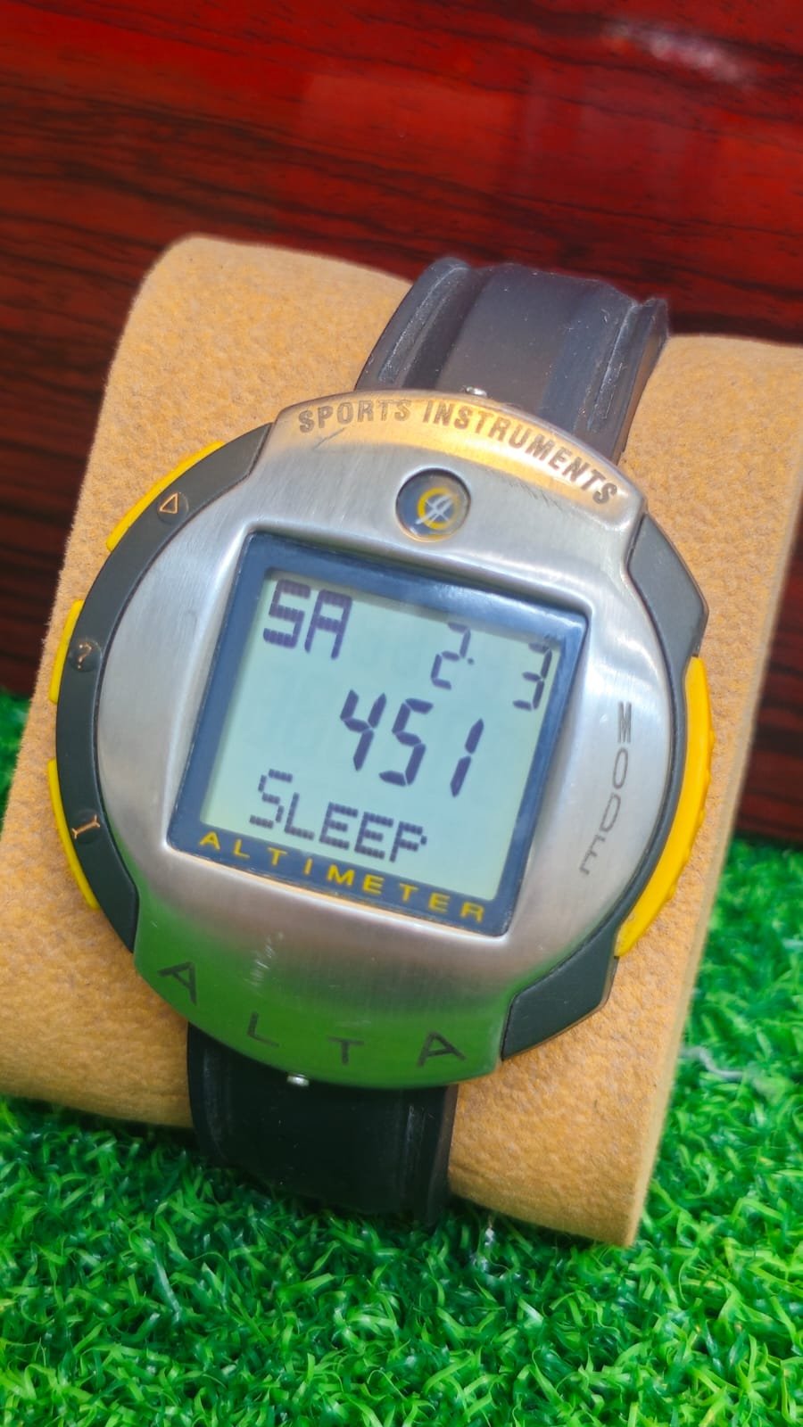 WhatsApp Image 2026-02-03 at 5.07.40 PM Vintage Freestyle ALTA Sports Altimeter watch (Used) - Image 1