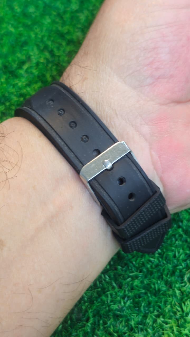 WhatsApp Image 2026-02-03 at 5.07.41 PM (1) Vintage Freestyle ALTA Sports Altimeter watch (Used) - Image 3