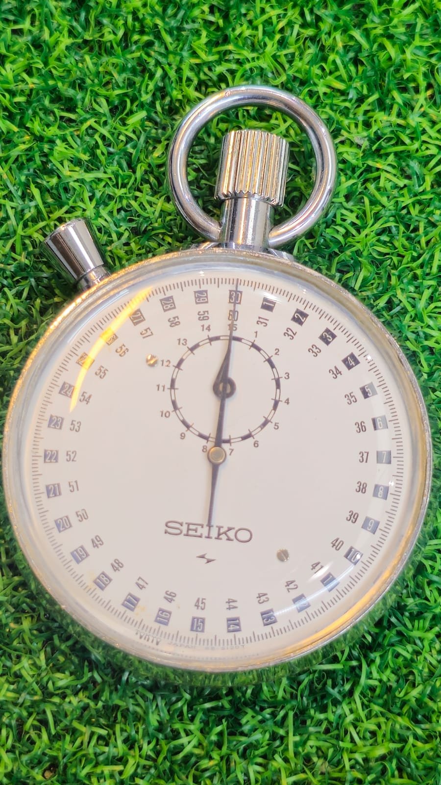 WhatsApp Image 2026-02-03 at 9.55.04 AM Vintage Seiko mechanical stopwatch 8800D caliber Jumbo Size Japan made (Used) - Image 1