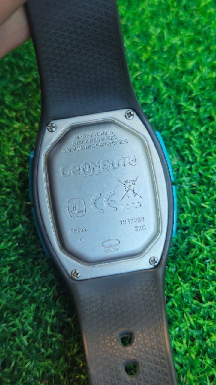 WhatsApp Image 2026-02-04 at 1.55.43 PM Geonaute ONrhythm 310 Access Multifunction watch (Used) - Image 4