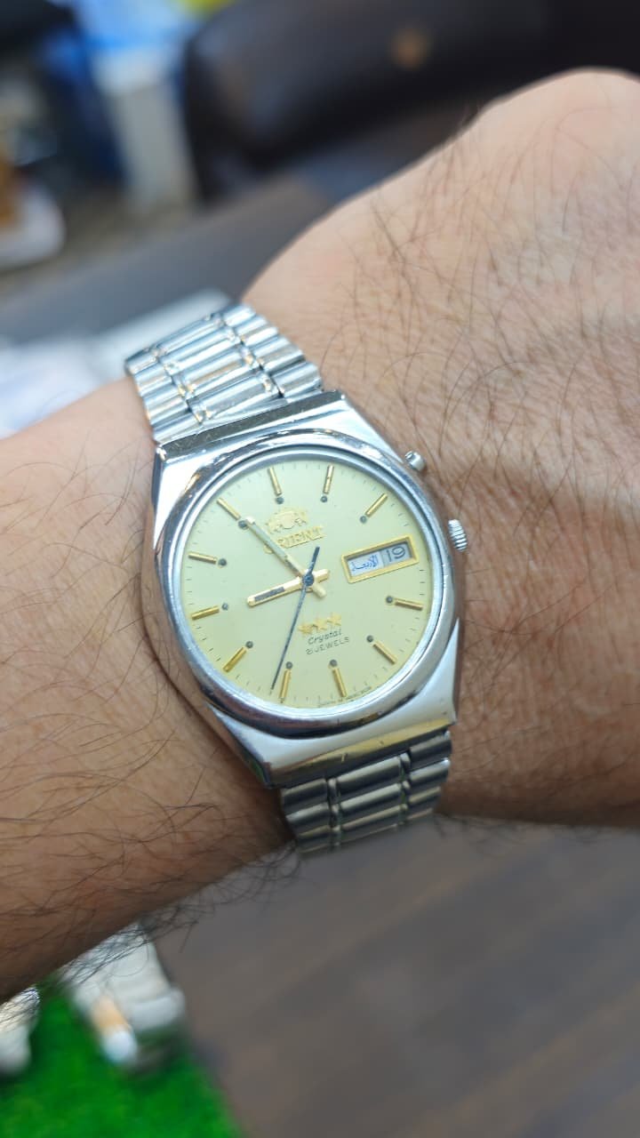 WhatsApp Image 2026-02-14 at 6.06.37 PM (2) Vintage Orient Crystal Automatic 21-jewels Golden Dial Japan made Men’s watch (Used) - Image 2