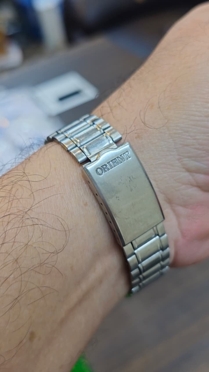 WhatsApp Image 2026-02-14 at 6.06.38 PM Vintage Orient Crystal Automatic 21-jewels Golden Dial Japan made Men’s watch (Used) - Image 3