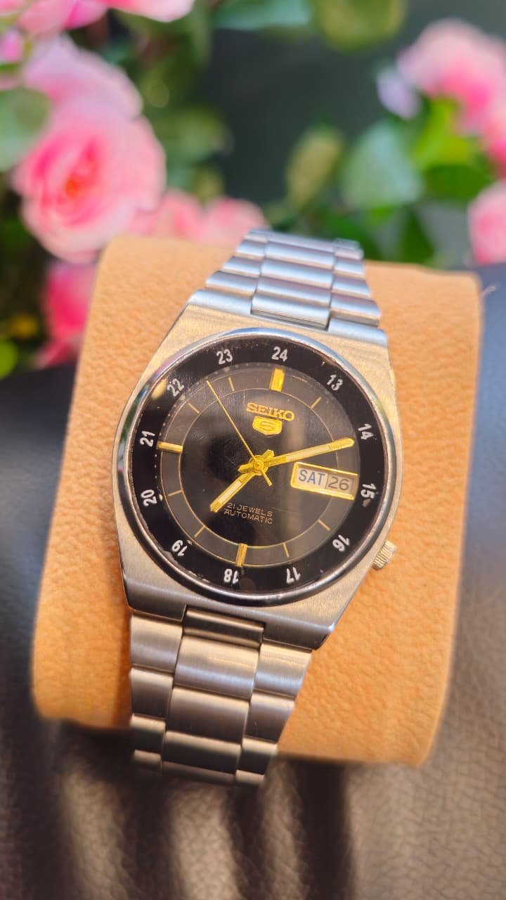 WhatsApp Image 2026-02-24 at 3.20.47 PM Vintage Seiko 5 "Railway Time" Automatic 21-Jewels Japan made Men's watch (Used) - Image 1