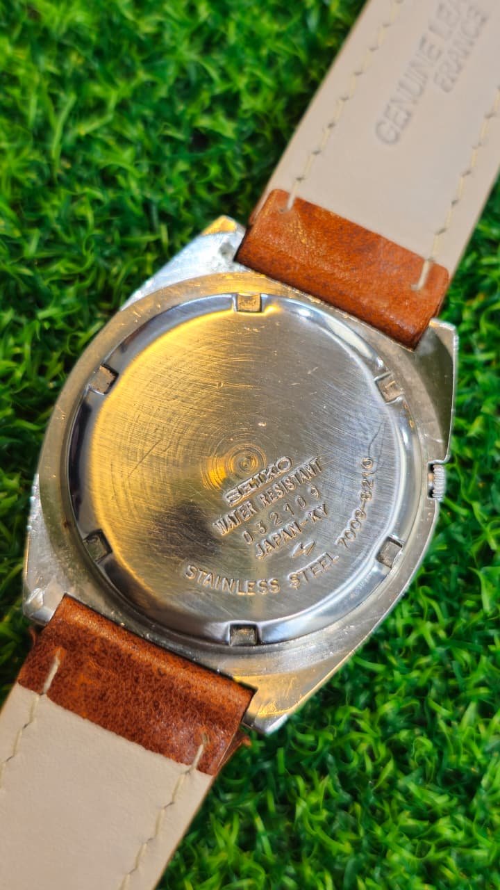 WhatsApp Image 2026-04-14 at 4.09.10 PM (1) Vintage Seiko 5 Automatic 7009 caliber 17-jewels Tiffany Dial Japan made Men’s watch (Used) - Image 4