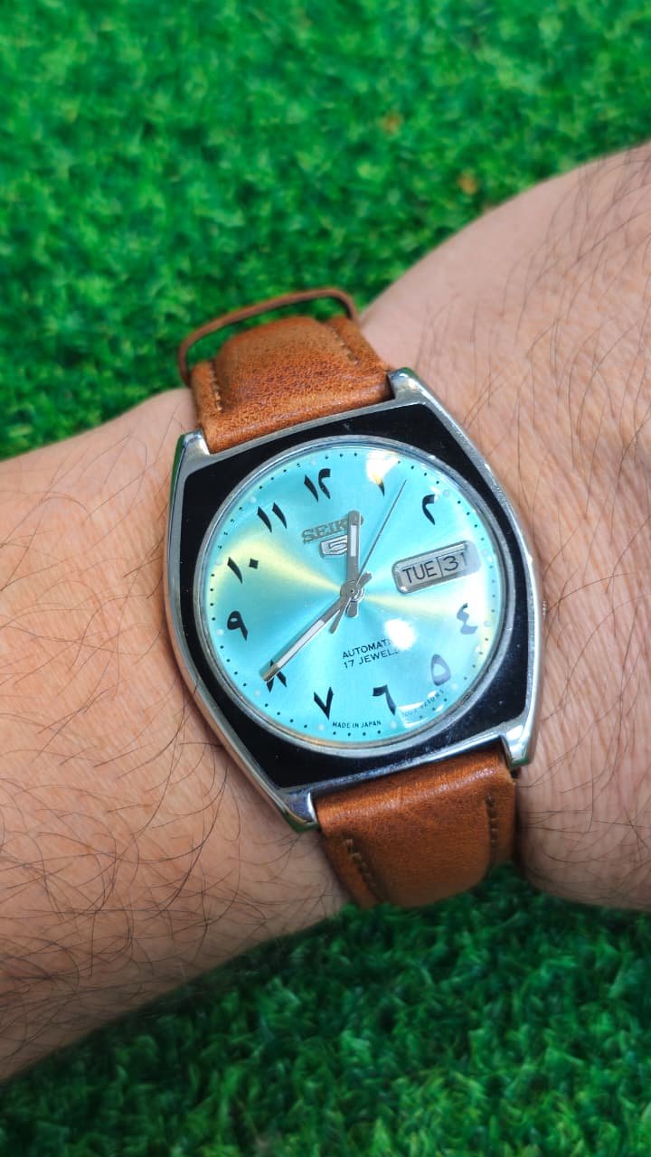 WhatsApp Image 2026-04-14 at 4.09.10 PM (2) Vintage Seiko 5 Automatic 7009 caliber 17-jewels Tiffany Dial Japan made Men’s watch (Used) - Image 2