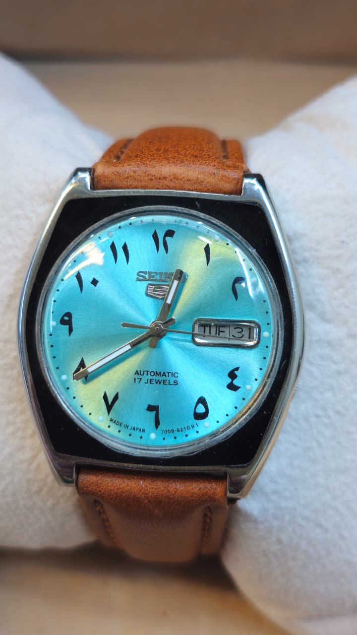 WhatsApp Image 2026-04-14 at 4.09.10 PM Vintage Seiko 5 Automatic 7009 caliber 17-jewels Tiffany Dial Japan made Men’s watch (Used) - Image 1