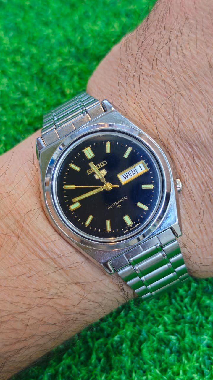 WhatsApp Image 2026-04-14 at 4.13.01 PM (2) Vintage Seiko 5 Automatic 7009 caliber 21-jewels Black Dial Japan made Men’s watch (Used) - Image 2