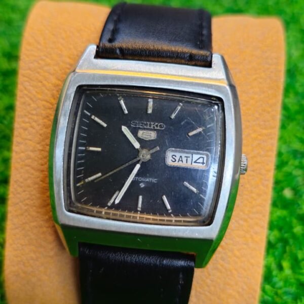 Vintage Seiko 5 Automatic 6319 caliber 21-jewels Black Tv Dial Japan made Men’s watch (Used)
