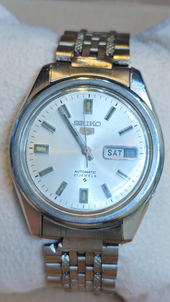 WhatsApp Image 2026-04-16 at 4.46.31 PM Vintage Seiko 5 Automatic 6119 caliber 21-jewels Silver Dial Japan made Men’s watch (Used) - Image 1