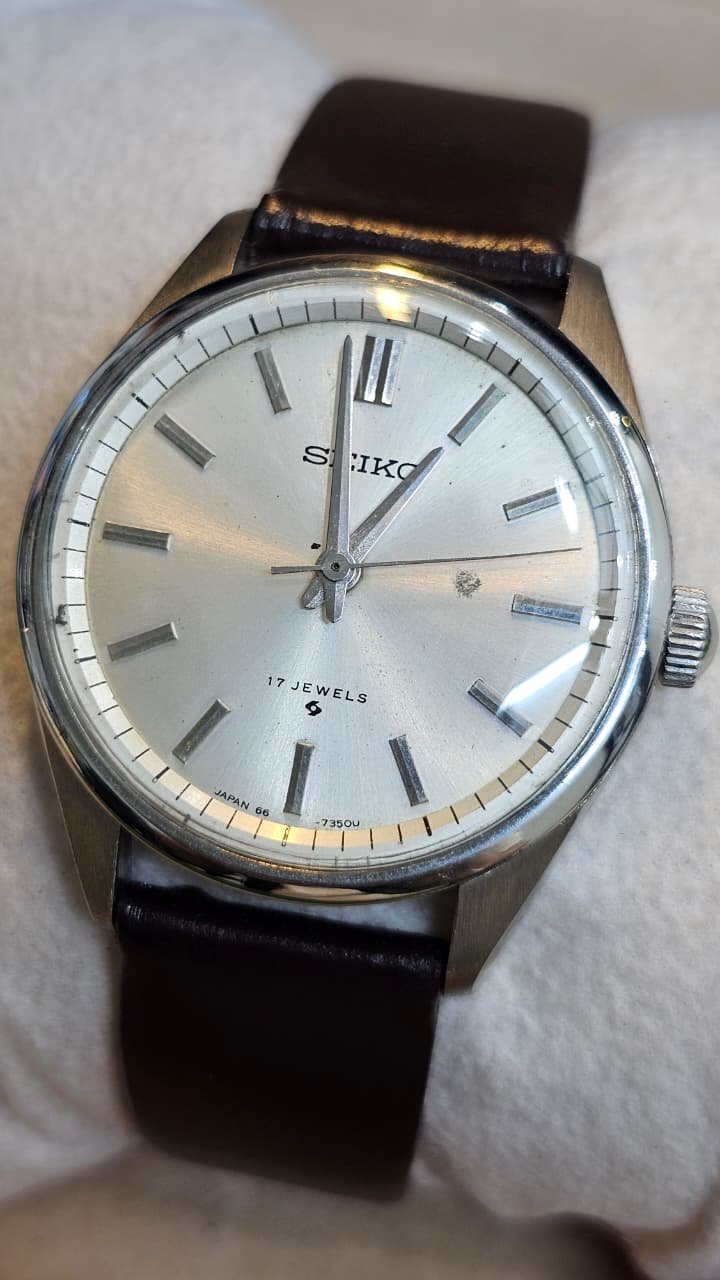 WhatsApp Image 2026-04-16 at 4.56.11 PM (1) Vintage 1960s Seiko Handwind 66-7100 caliber 17-jewels Silver Dial Japan made Men’s watch (Used) - Image 1