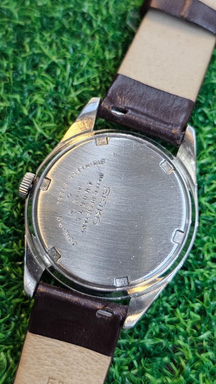 WhatsApp Image 2026-04-16 at 4.56.12 PM (3) Vintage 1960s Seiko Handwind 66-7100 caliber 17-jewels Silver Dial Japan made Men’s watch (Used) - Image 4