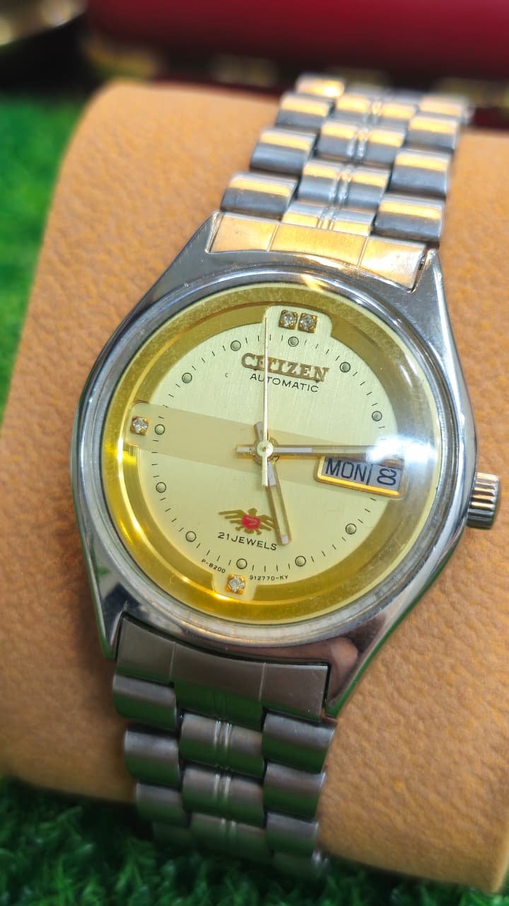 WhatsApp Image 2026-06-08 at 5.38.41 PM Vintage 1980s Citizen Automatic 8200 caliber 21-jewels Round Dial Japan made Menβs watch (Used) - Image 1