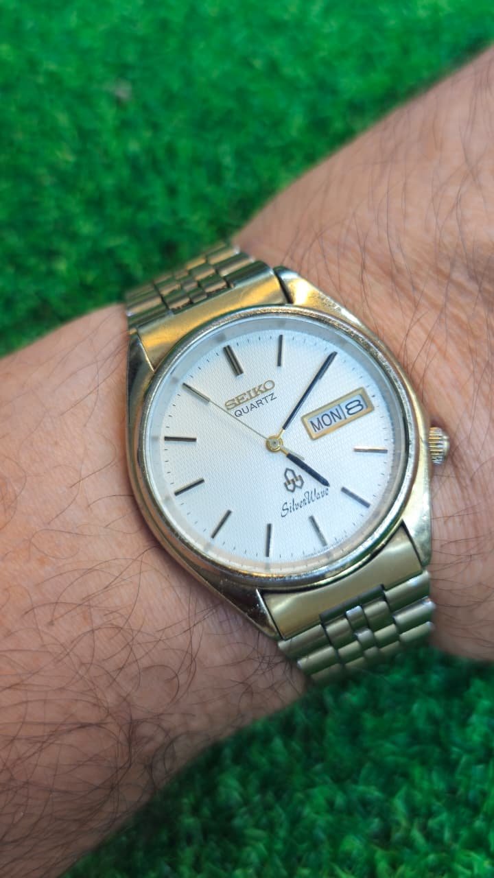 WhatsApp Image 2026-06-08 at 5.42.03 PM Vintage Seiko SilverWave Quartz movement 8229 caliber JDM Men's watch (Used) - Image 2
