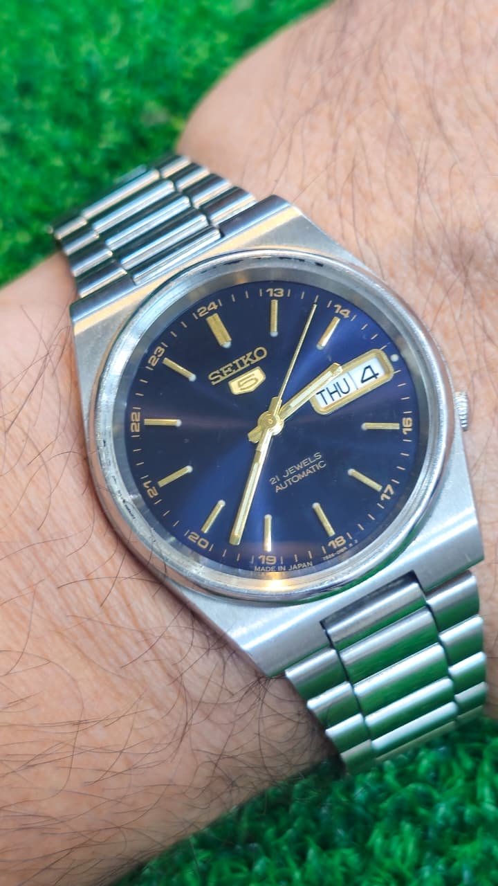 WhatsApp Image 2026-06-09 at 12.18.25 PM (1) Vintage Seiko 5 Automatic 7s26 caliber 21-jewels japan made Men's watch (Used) - Image 2
