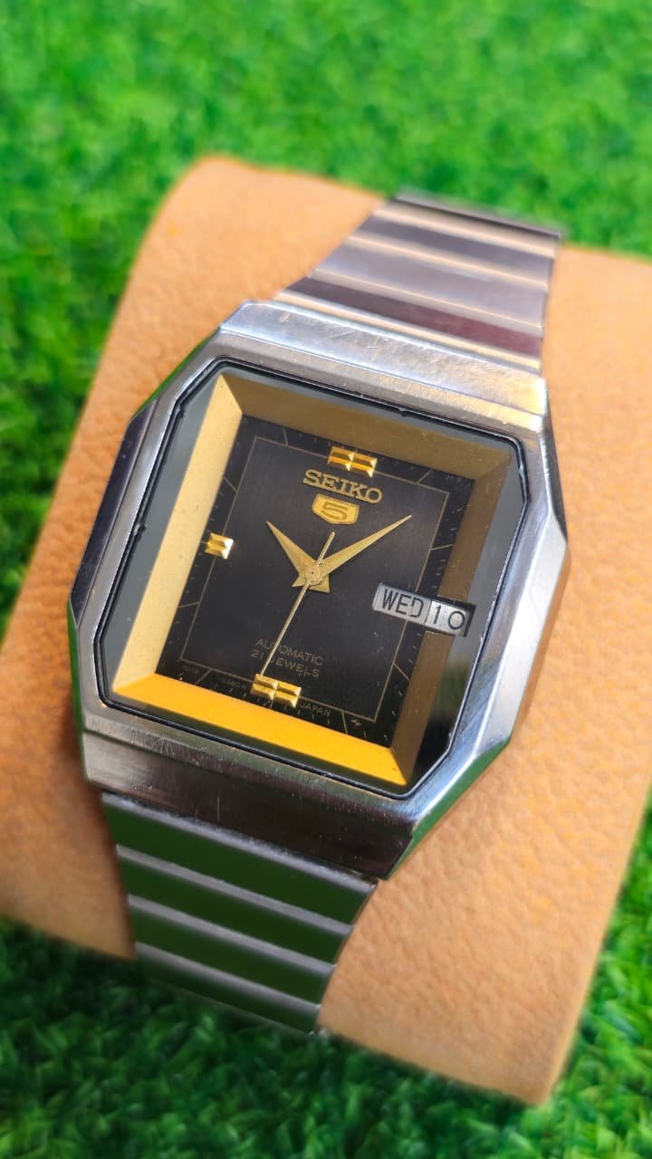 WhatsApp Image 2026-06-10 at 4.41.14 PM ๐บ The "TV Case" Maverick: 1970s Seiko 5 Automatic (Caliber 7019) 21-Jewels Japan made Men's watch (Used) - Image 1