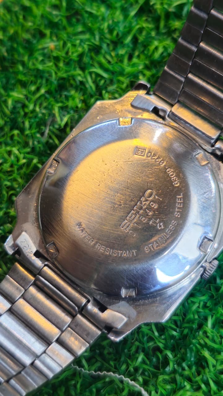 WhatsApp Image 2026-06-21 at 4.15.27 PM (1) 🟢 The Retro Geometric Statement: Vintage Seiko 5 "TV Screen" Automatic (Cal. 6309) 21-Jewels Japan made Men's watch (Used) - Image 4