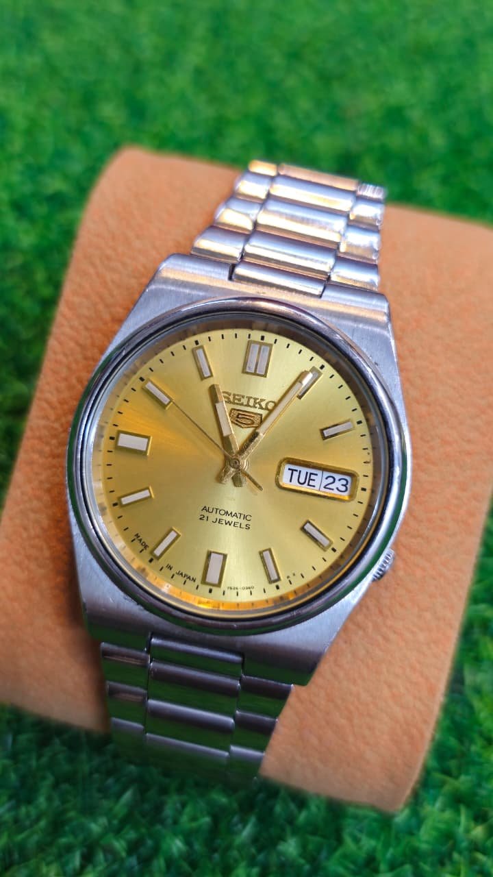 WhatsApp Image 2026-06-23 at 11.26.37 AM (1) β¨ Vintage Seiko 5 Automatic 7s26 caliber 21-jewels β Made in Japan π―π΅ For Men's (Used) - Image 1