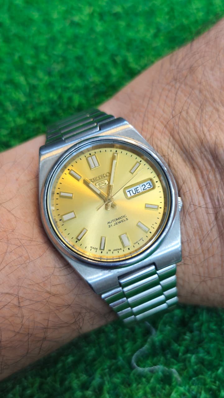 WhatsApp Image 2026-06-23 at 11.26.38 AM (3) β¨ Vintage Seiko 5 Automatic 7s26 caliber 21-jewels β Made in Japan π―π΅ For Men's (Used) - Image 2