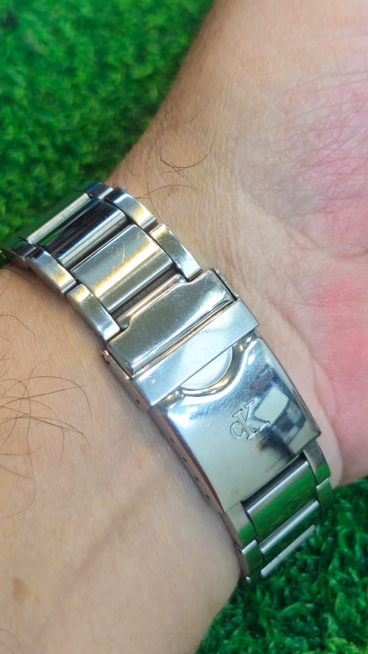 WhatsApp Image 2026-07-07 at 4.01.23 PM (1) Calvin Klein Quartz movement Switzerland 🇨🇠made Men's watch (Used) - Image 3