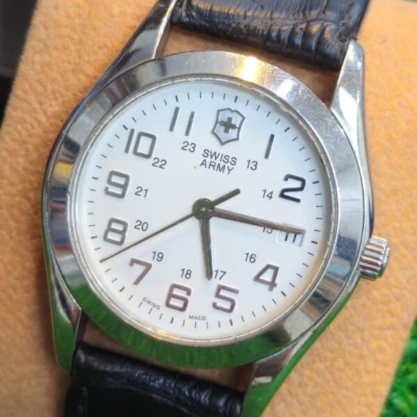 Swiss Army Quartz movement Switzerland 🇨🇭 made Men's watch (Used)