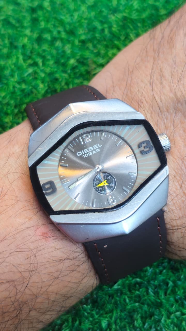 WhatsApp Image 2026-07-07 at 4.19.45 PM (1) Diesel DZ 4072 Quartz movement Japan made Men's watch (Used) - Image 2