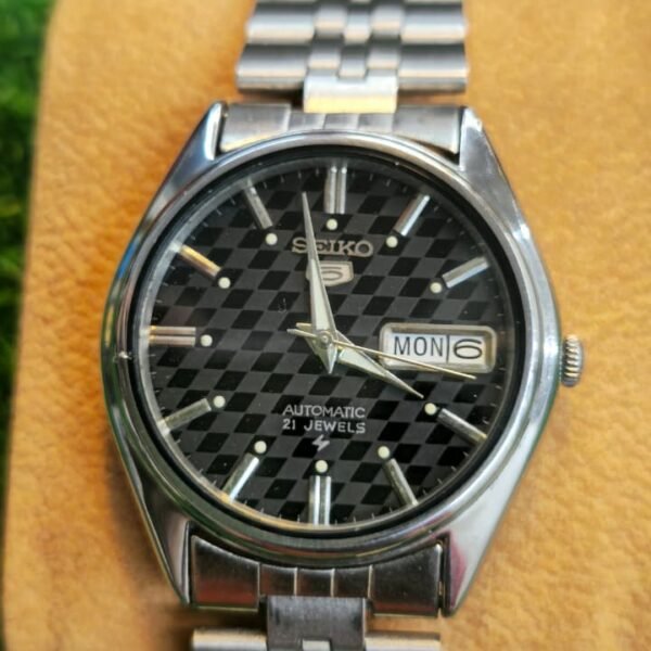 Vintage Seiko 5 Automatic — Checkerboard Dial, 21 Jewels (Cal. 6319) Japan made Men's watch (Used)