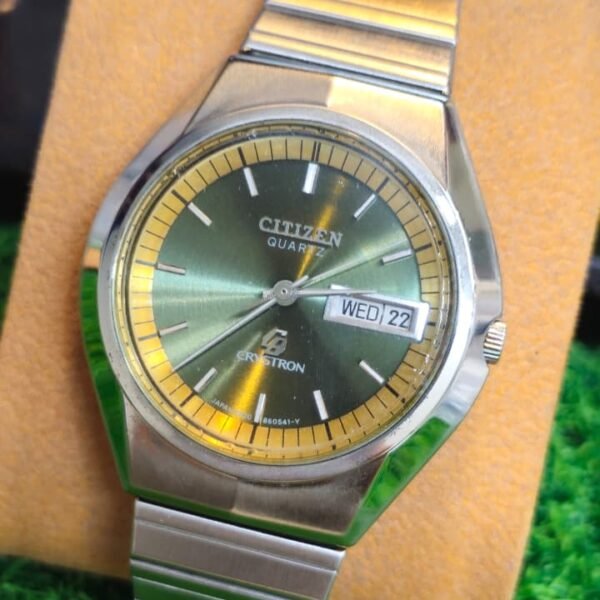 Vintage Citizen Crystron Quartz — Green Sunburst Dial, Day-Date Japan made Men’s watch (Used)