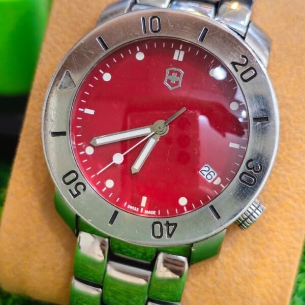 Victorinox Swiss Army —V7-10 Sub Bold Red Diver-Style Dial, Rotating Bezel Quartz movement Switzerland 🇨🇭 made Men's watch (Used)