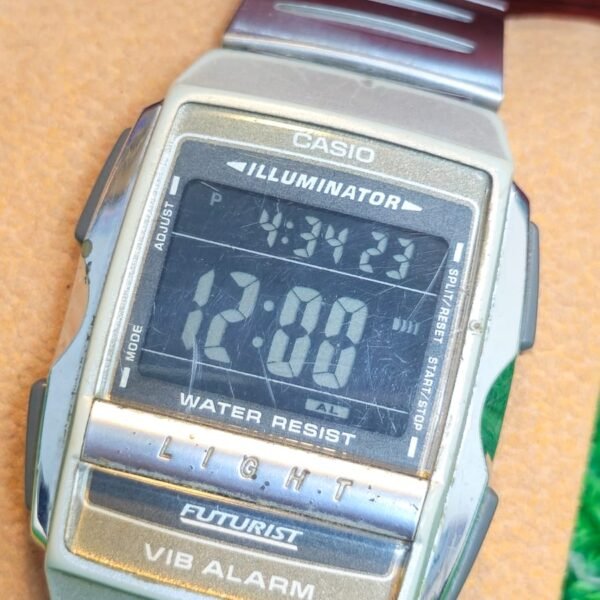 Vintage Casio "Futurist" Digital — Illuminator, Vibration Alarm A220 Thailand 🇹🇭 Made Men's watch (Used)