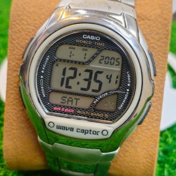 Vintage Wave Ceptor World Time — Multi-Band 5, Atomic Radio Sync Quartz movement watch for Men's (Used)