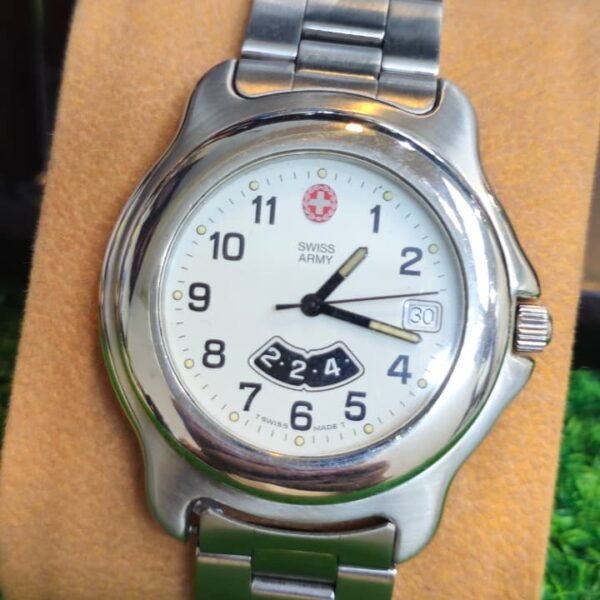 Swiss Army Officer's Watch — Swiss Made, 24-Hour Sub-Indicator Sapphire crystal Switzerland 🇨🇭 made Men's watch (Used)