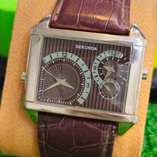 Sekonda Dual-Dial Square Case — Two-Time-Zone Design Quartz movement watch for Men's (Used)