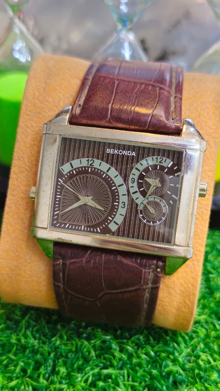 WhatsApp Image 2026-07-08 at 12.44.04 PM Sekonda Dual-Dial Square Case β Two-Time-Zone Design Quartz movement watch for Men's (Used) - Image 1