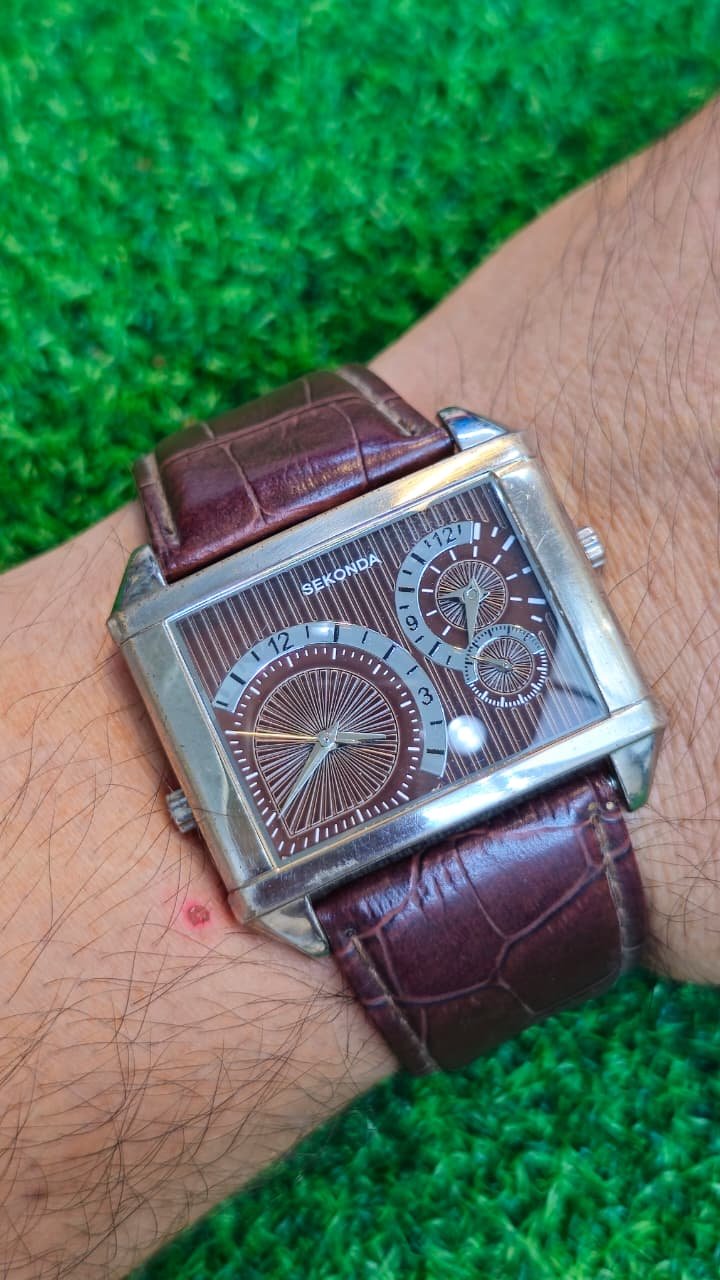 WhatsApp Image 2026-07-08 at 12.44.05 PM Sekonda Dual-Dial Square Case β Two-Time-Zone Design Quartz movement watch for Men's (Used) - Image 2
