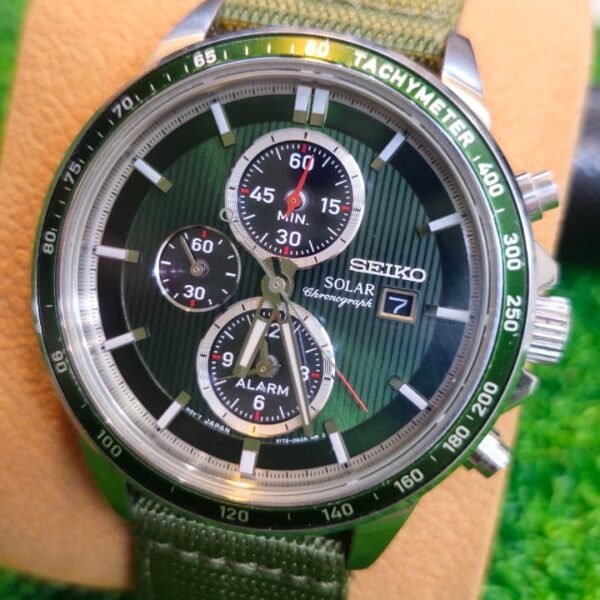 Seiko Solar Chronograph — Green Dial, Alarm Function (V172-0BG8) New Solar Battery Installed (Used)
