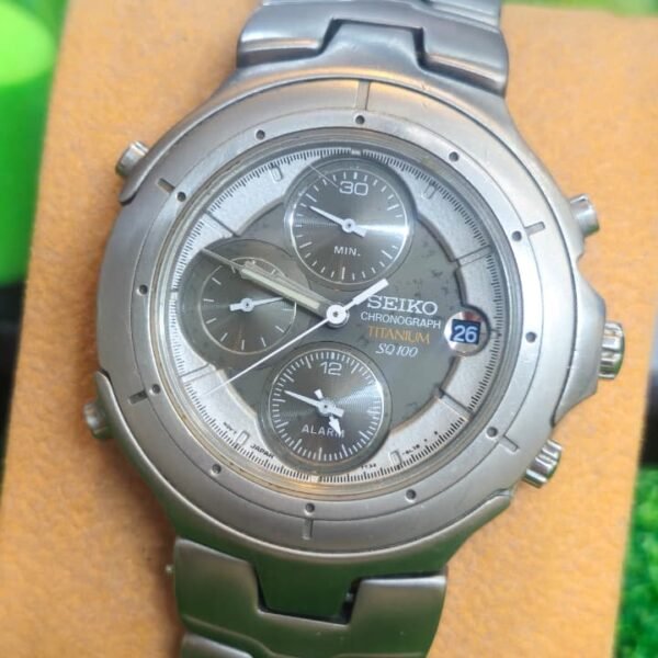 Vintage SEIKO Quartz CHRONOGRAPH TITANIUM SQ 100 — Ref. 7T32-6H80 Japan made Men's watch (Used)