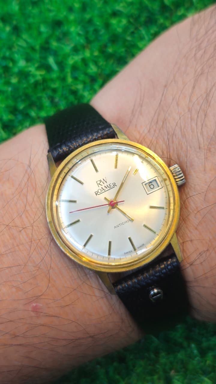 WhatsApp Image 2026-07-18 at 1.53.50 PM Vintage RW Roamer β Swiss Manual Wind, Silver Dial, Red Sweep Seconds watch (Used) - Image 2
