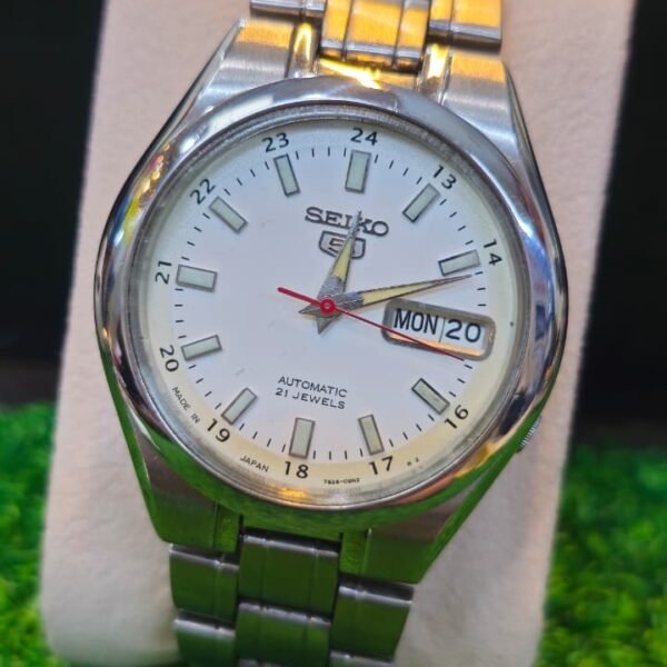 Vintage Seiko 5 Automatic — 24-Hour Military Dial, Day-Date, Ref. 7S26-09N2 caliber 21-jewels japan made Men's watch (Used)