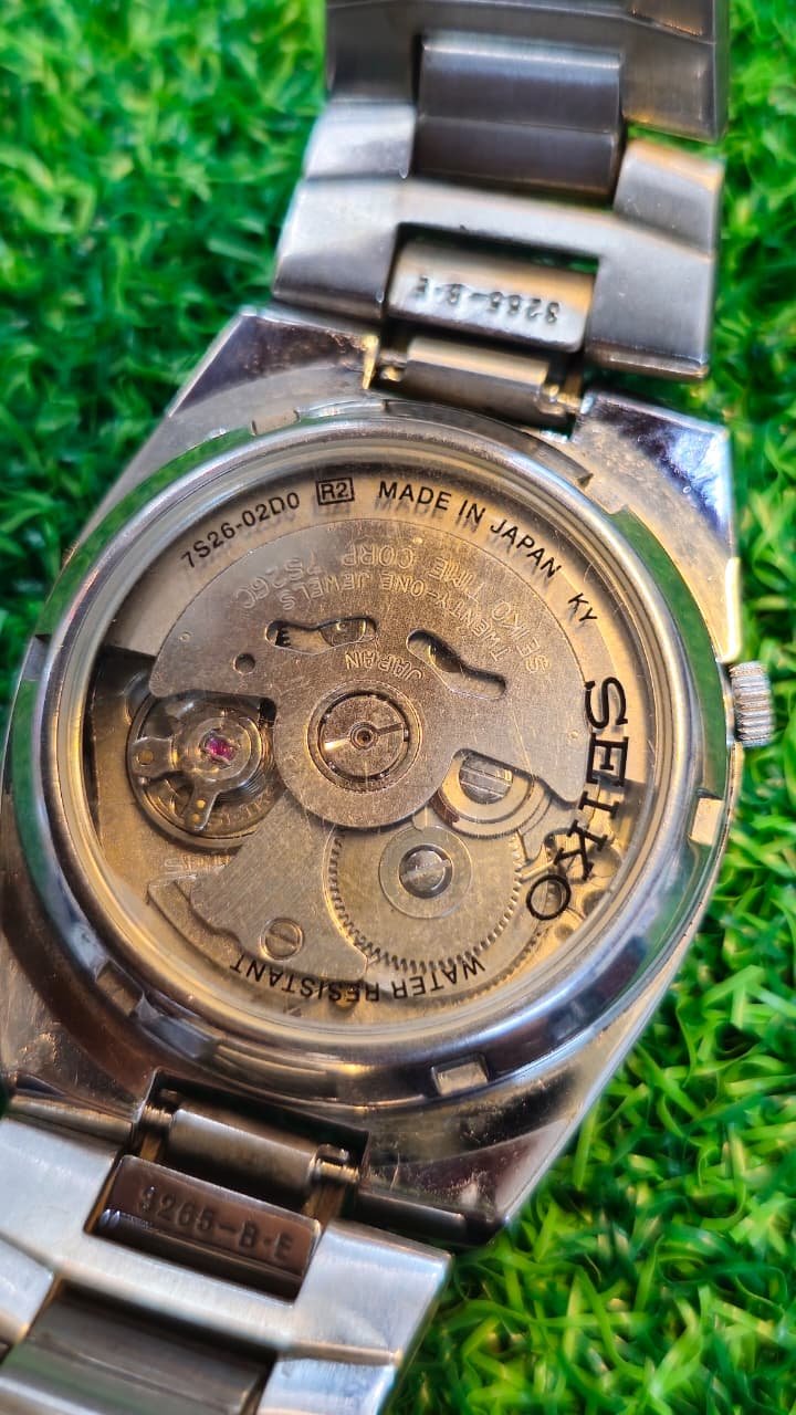 WhatsApp Image 2026-07-20 at 12.45.40 PM Vintage Seiko 5 Automatic — Radium Dial, Day-Date, Ref. 7S26-1850 caliber 21-jewels japan made Men's watch(Used) - Image 4