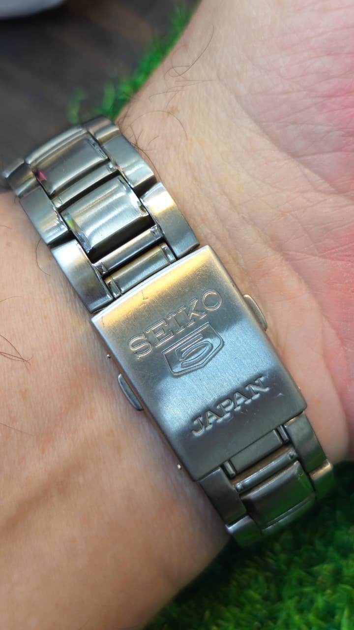 WhatsApp Image 2026-07-20 at 12.45.41 PM (1) Vintage Seiko 5 Automatic — Radium Dial, Day-Date, Ref. 7S26-1850 caliber 21-jewels japan made Men's watch(Used) - Image 3