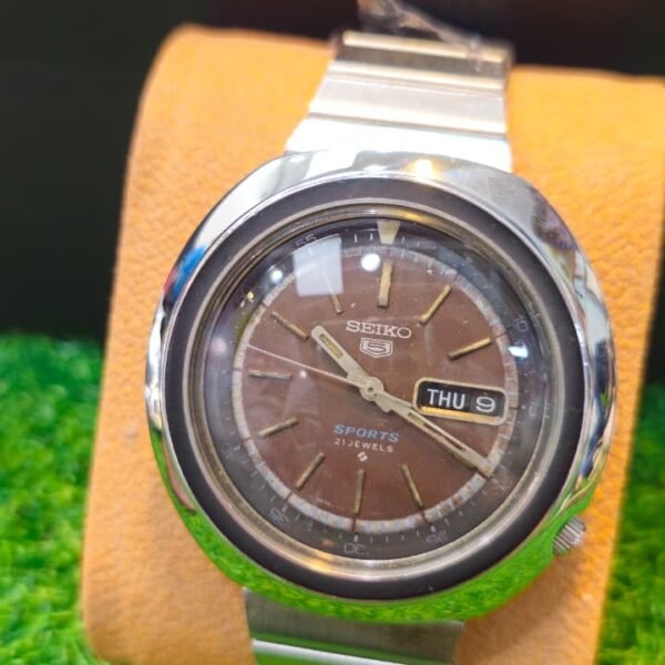 Vintage Seiko 5 Sports Automatic — Brown Dial, Rotating Bezel, Day-Date 6119 caliber 21-jewels japan made Men's watch (Used)