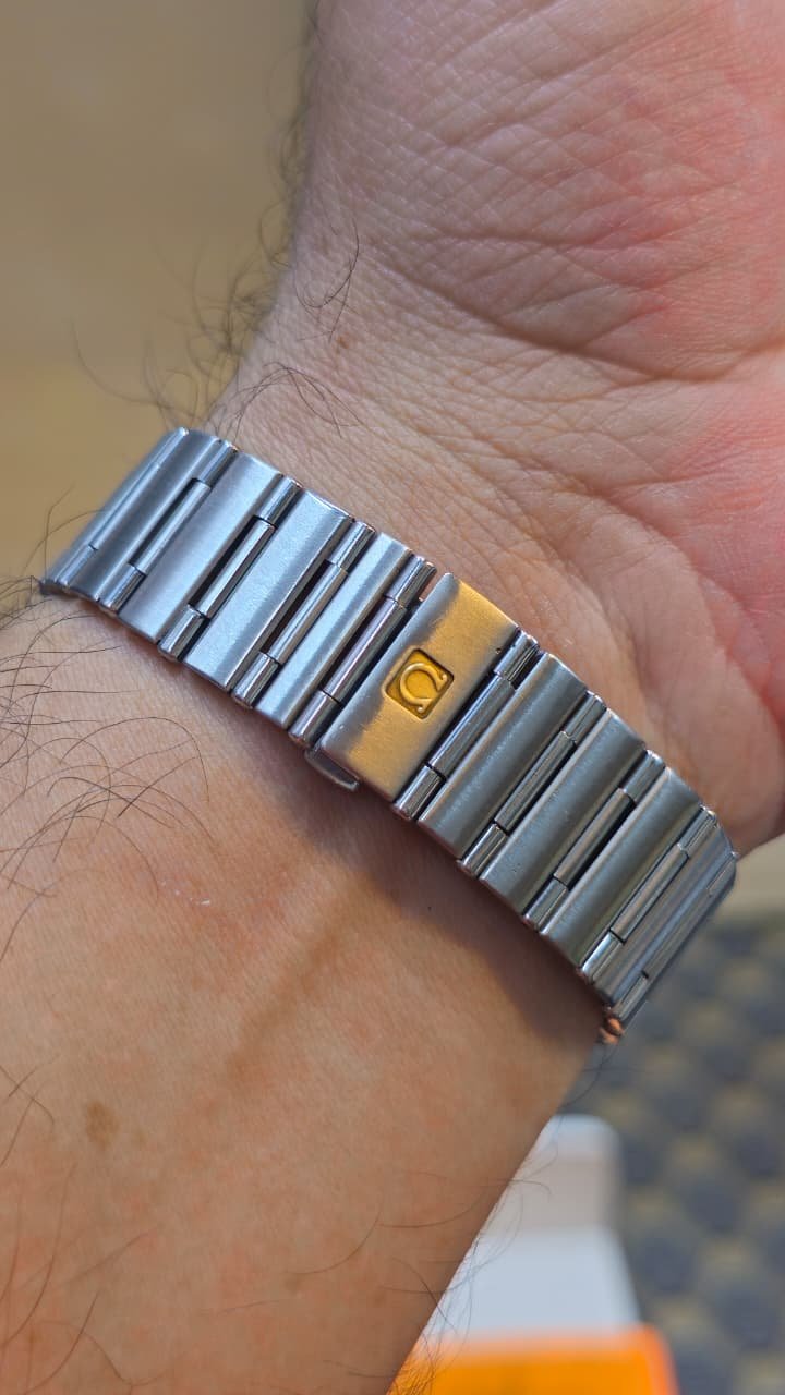 WhatsApp Image 2026-08-04 at 1.50.43 PM Vintage 1990 Omega Constellation Quartz – Switzerland 🇨🇭 Unisex (Used) - Image 3
