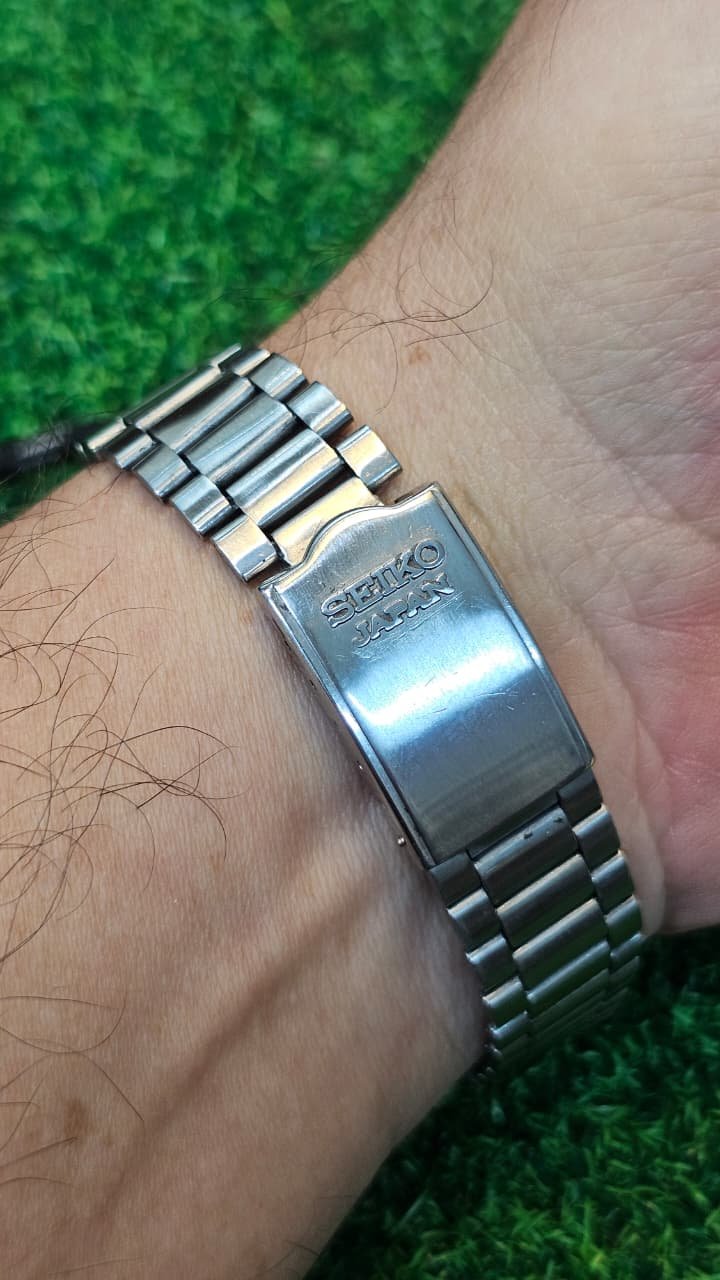 WhatsApp Image 2026-08-05 at 4.34.12 PM (4) Vintage 1980s 🇯🇵 Seiko 5 Automatic 7009 caliber 17-jewels japan made Men's watch(Used) - Image 3
