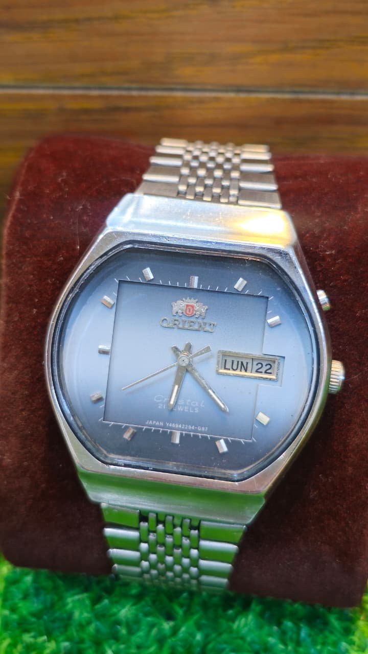 WhatsApp Image 2026-08-06 at 11.52.25 AM Vintage 🇯🇵 ORIENT Crystal Automatic Day-Date 21 Jewels – Vintage Japan Made(Used) - Image 1