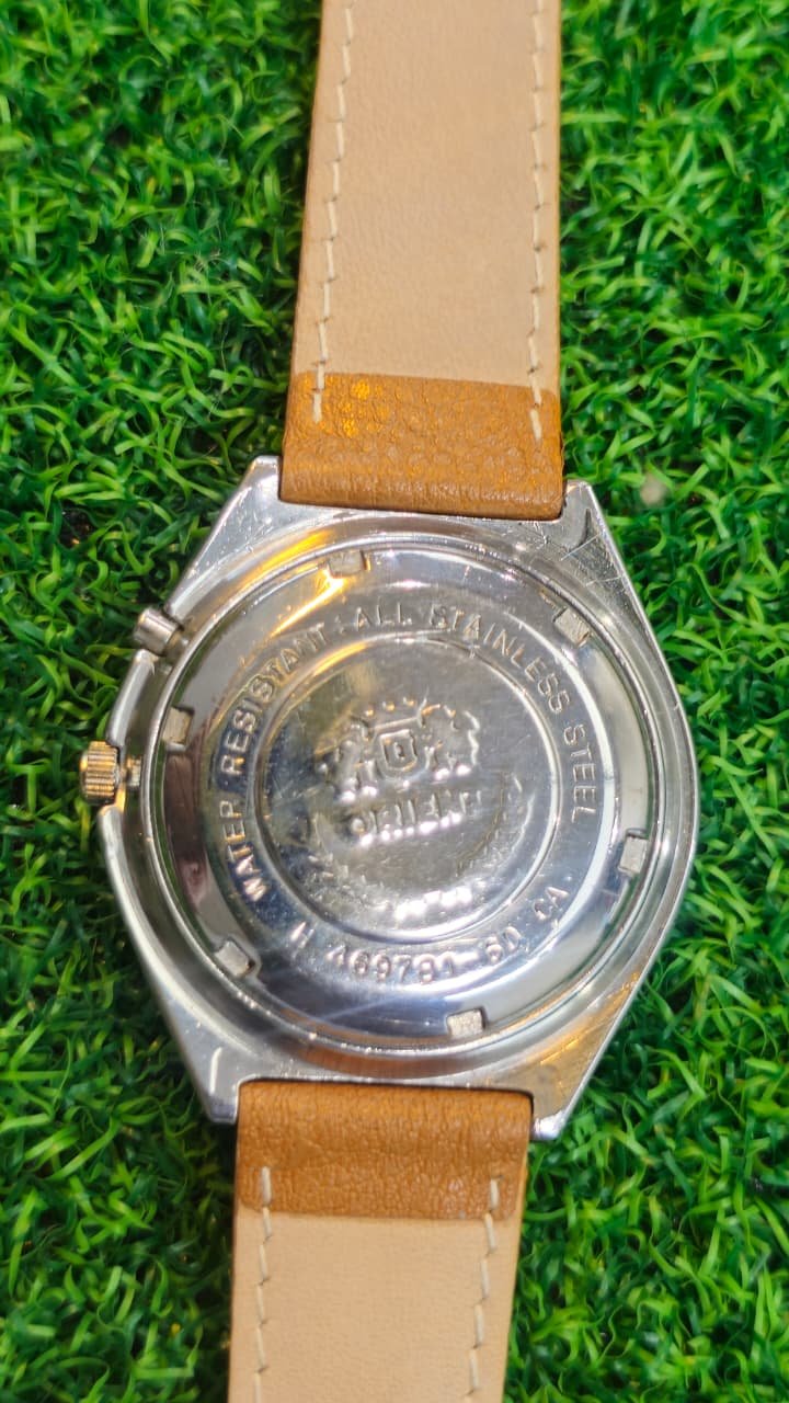 WhatsApp Image 2026-08-06 at 12.24.56 PM (1) Vintage 🇯🇵 Orient Crystal Automatic 21 Jewels Men's Watch(Used) - Image 4