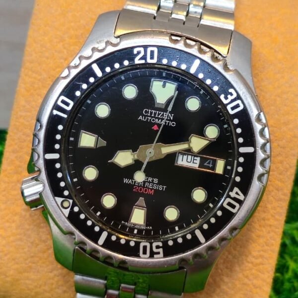 CITIZEN PROMASTER AUTOMATIC DIVER 200M – CAL. 8203 – 1990s (Used)