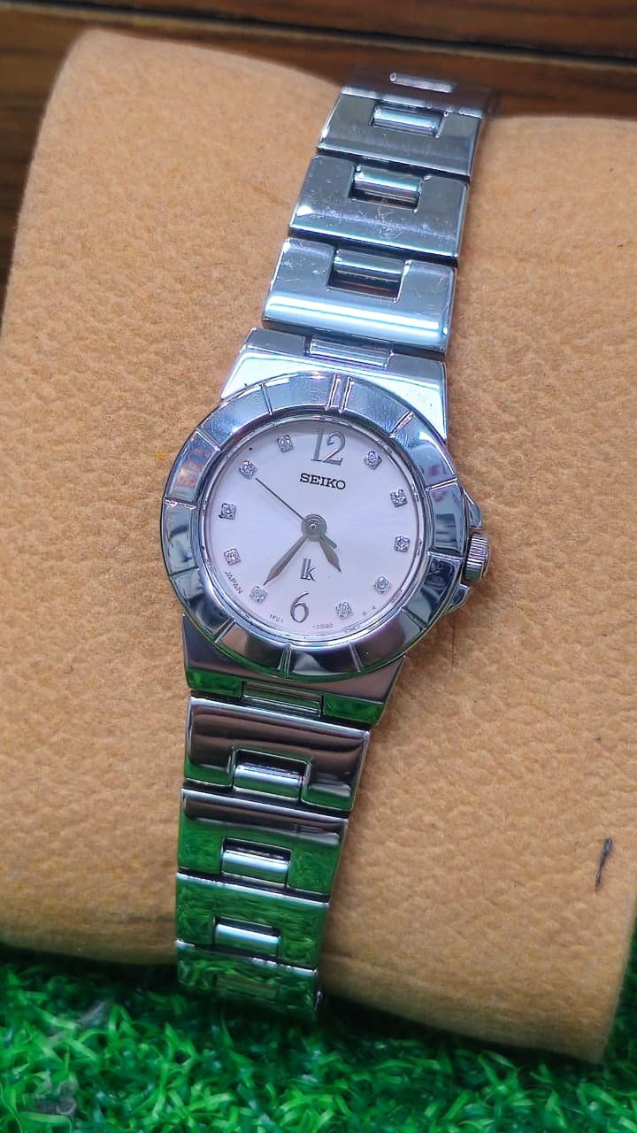 WhatsApp Image 2026-08-18 at 8.56.28 PM ⌚ ORIENT QUARTZ RECTANGULAR DRESS WATCH – REF. D359814-100 (Pre-Owned) - Image 1