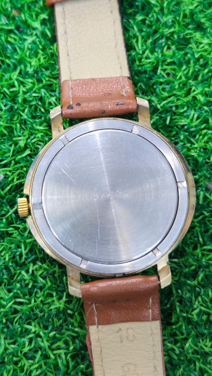 WhatsApp Image 2026-08-25 at 3.37.29 PM (2) ⌚ VOSTOK 17 JEWELS – HAND-WIND MECHANICAL – DATE (Vintage Used) - Image 4
