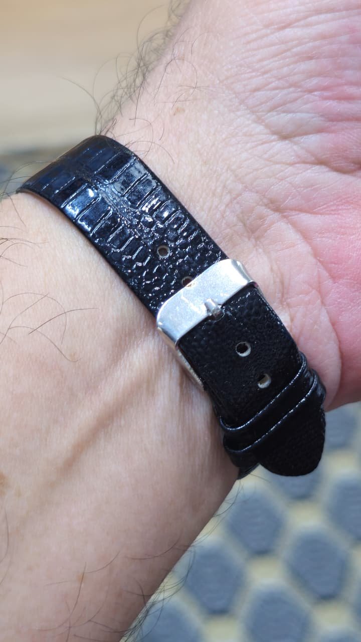 WhatsApp Image 2026-08-25 at 7.35.06 PM (8) VINTAGE ⌚ OSTARA 15 JEWELS – DIAMATIC ANTimagnetic – HAND-WIND SWITZERLAND 🇨🇭 MADE MEN'S WATCH (Used) - Image 3