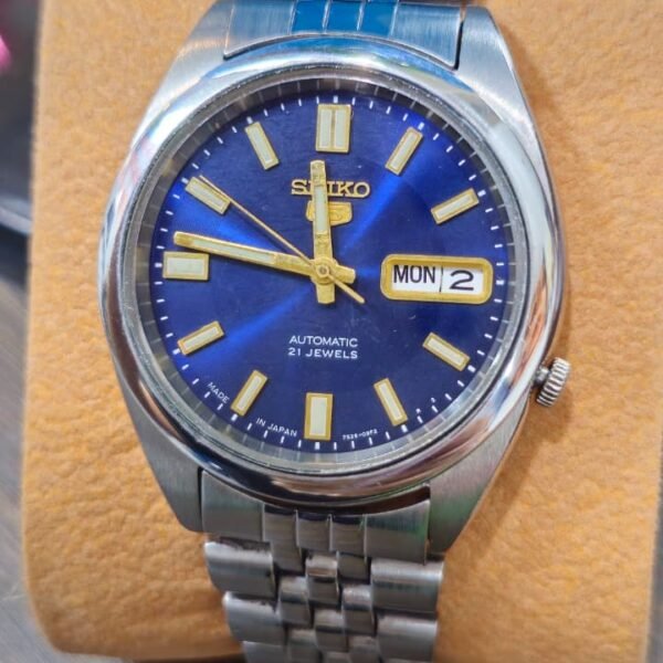 ⌚ SEIKO 5 AUTOMATIC – BLUE SUNBURST DIAL – 7S26-02C0 – 21 JEWELS – MADE IN JAPAN(Used)